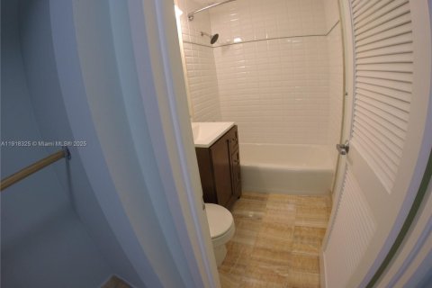 Condo in Miami, Florida  № 1973061 - photo 17