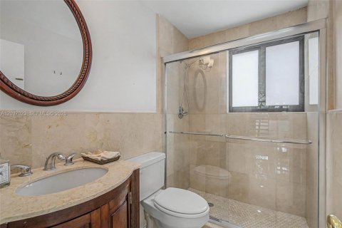 Купить виллу или дом в Корал-Гейблс, Флорида 4 спальни, 260.13м2, № 2087022 - фото 19