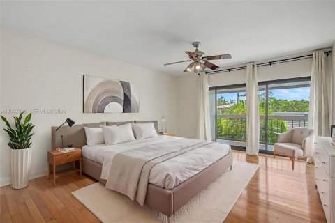 Купить виллу или дом в Корал-Гейблс, Флорида 4 спальни, 260.13м2, № 2087022 - фото 24