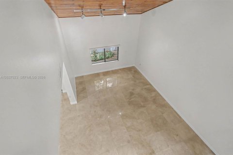Купить виллу или дом в Корал-Гейблс, Флорида 4 спальни, 260.13м2, № 2087022 - фото 12