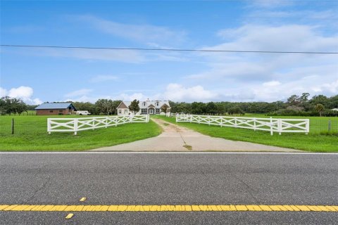 Villa ou maison à vendre à Umatilla, Floride: 3 chambres, 313.73 m2 № 2230947 - photo 2