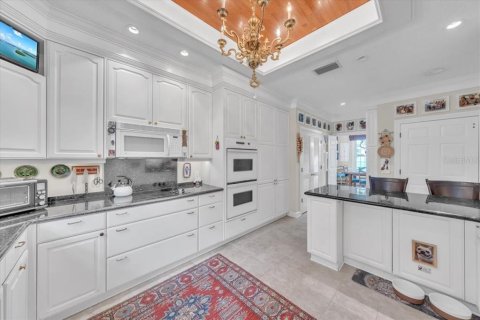 Townhouse in Tampa, Florida 3 bedrooms, 299.42 sq.m. № 2205179 - photo 15