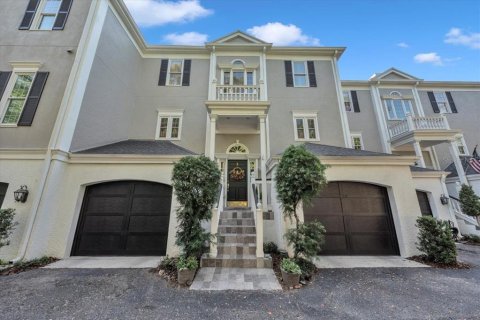 Townhouse in Tampa, Florida 3 bedrooms, 299.42 sq.m. № 2205179 - photo 2