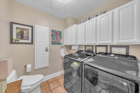 Townhouse in Tampa, Florida 3 bedrooms, 299.42 sq.m. № 2205179 - photo 26