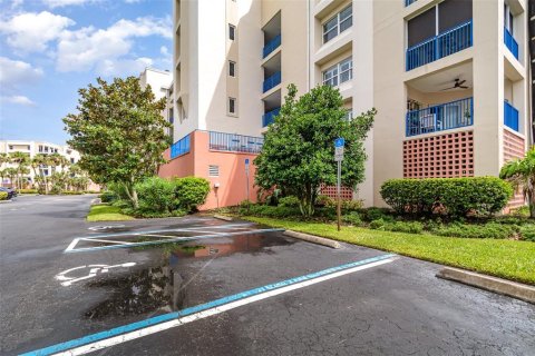 Condo in New Smyrna Beach, Florida, 3 bedrooms  № 1824399 - photo 2
