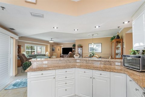 Condo in New Smyrna Beach, Florida, 3 bedrooms  № 1824399 - photo 13