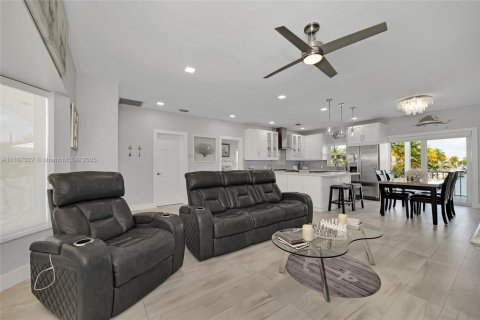 Villa ou maison à vendre à Islamorada, Village of Islands, Floride: 4 chambres, 194.91 m2 № 1963692 - photo 15