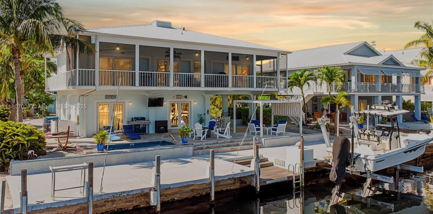 Villa ou maison à Islamorada, Village of Islands, Floride 4 chambres, 194.91 m2 № 1963692