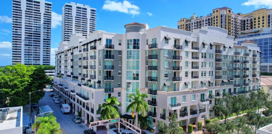 Condominio en West Palm Beach, Florida, 2 dormitorios  № 1081572