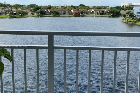 Condo in Miami, Florida, 1 bedroom  № 2002967 - photo 27