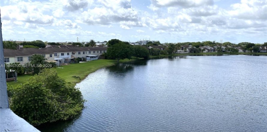 Condo in Miami, Florida, 1 bedroom  № 2002967