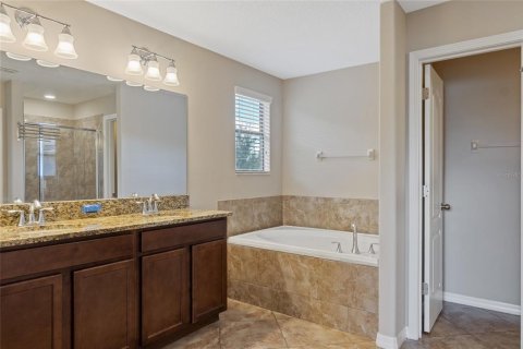 Купить виллу или дом в Ривервью, Флорида 9 комнат, 233.18м2, № 1746599 - фото 15