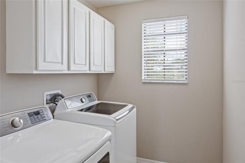 Купить виллу или дом в Ривервью, Флорида 9 комнат, 233.18м2, № 1746599 - фото 20