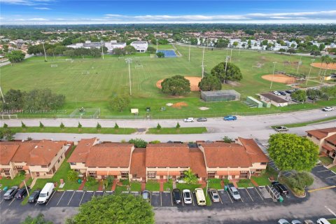 Adosado en alquiler en Miami, Florida, 3 dormitorios, 126.35 m2 № 1933051 - foto 5