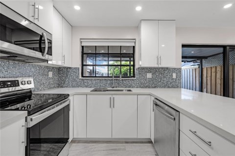 Adosado en alquiler en Miami, Florida, 3 dormitorios, 126.35 m2 № 1933051 - foto 18