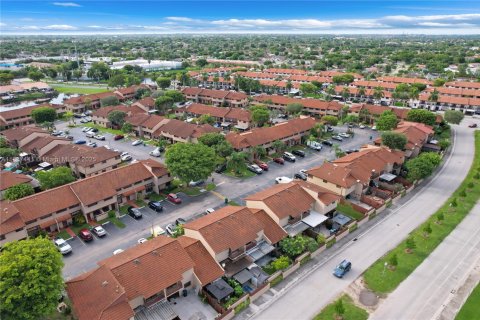 Adosado en alquiler en Miami, Florida, 3 dormitorios, 126.35 m2 № 1933051 - foto 7