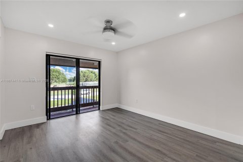 Adosado en alquiler en Miami, Florida, 3 dormitorios, 126.35 m2 № 1933051 - foto 23