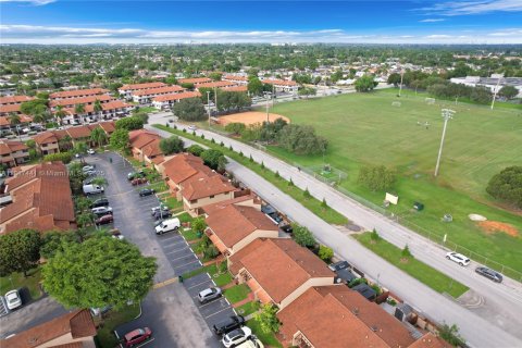 Adosado en alquiler en Miami, Florida, 3 dormitorios, 126.35 m2 № 1933051 - foto 6