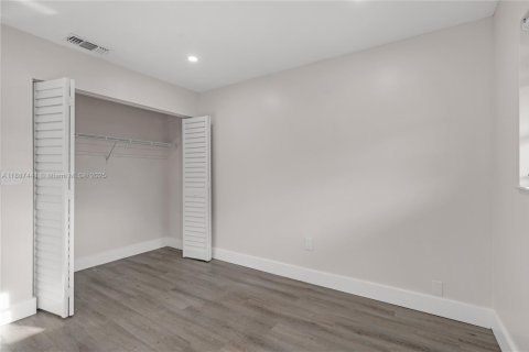 Adosado en alquiler en Miami, Florida, 3 dormitorios, 126.35 m2 № 1933051 - foto 29