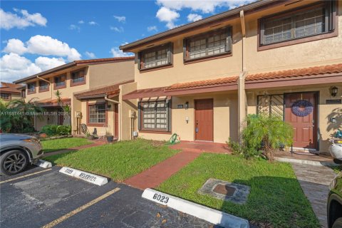 Adosado en alquiler en Miami, Florida, 3 dormitorios, 126.35 m2 № 1933051 - foto 3