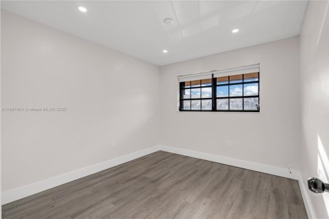 Adosado en alquiler en Miami, Florida, 3 dormitorios, 126.35 m2 № 1933051 - foto 28