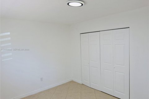Copropriété à louer à Hialeah, Floride: 2 chambres, 90.77 m2 № 2264523 - photo 18
