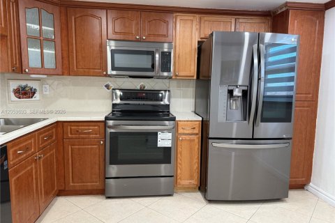 Copropriété à louer à Hialeah, Floride: 2 chambres, 90.77 m2 № 2264523 - photo 14