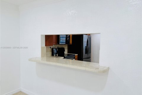 Copropriété à louer à Hialeah, Floride: 2 chambres, 90.77 m2 № 2264523 - photo 16