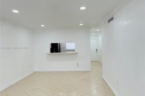 Copropriété à louer à Hialeah, Floride: 2 chambres, 90.77 m2 № 2264523 - photo 10