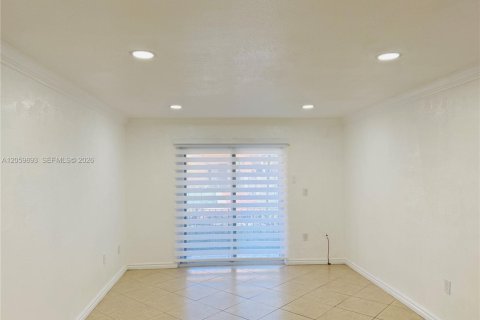 Copropriété à louer à Hialeah, Floride: 2 chambres, 90.77 m2 № 2264523 - photo 8