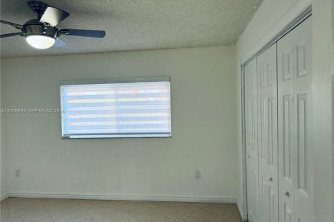 Copropriété à louer à Hialeah, Floride: 2 chambres, 90.77 m2 № 2264523 - photo 20