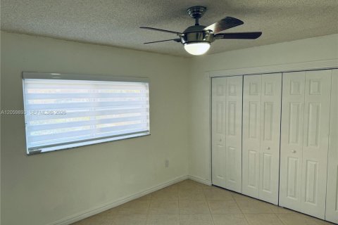 Copropriété à louer à Hialeah, Floride: 2 chambres, 90.77 m2 № 2264523 - photo 19