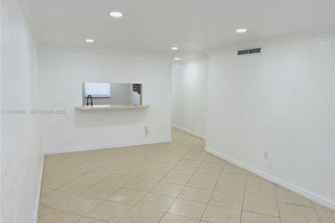 Copropriété à louer à Hialeah, Floride: 2 chambres, 90.77 m2 № 2264523 - photo 9
