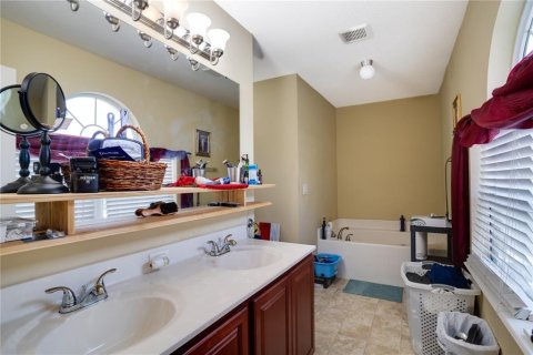 House in Palmetto, Florida 4 bedrooms, 250.84 sq.m. № 1516378 - photo 25