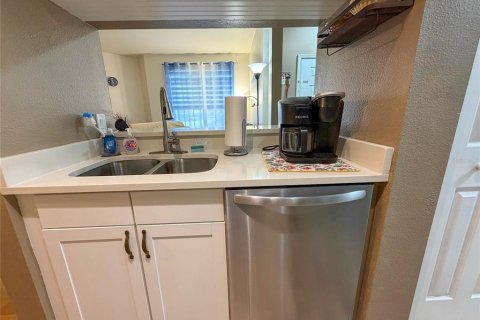 Condo in Clearwater, Florida, 1 bedroom № 2166480 - photo 16