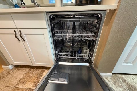 Condo in Clearwater, Florida, 1 bedroom № 2166480 - photo 17