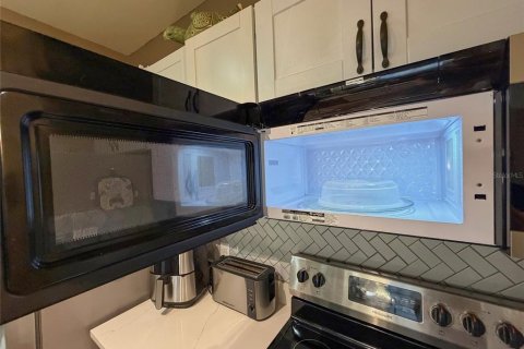Condo in Clearwater, Florida, 1 bedroom № 2166480 - photo 19