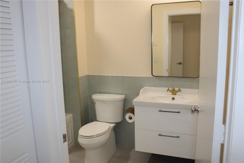 Condo in Fort Lauderdale, Florida, 2 bedrooms  № 1779162 - photo 20