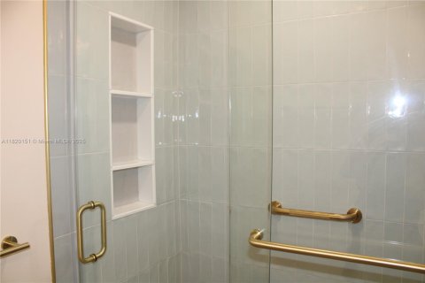 Condo in Fort Lauderdale, Florida, 2 bedrooms  № 1779162 - photo 15