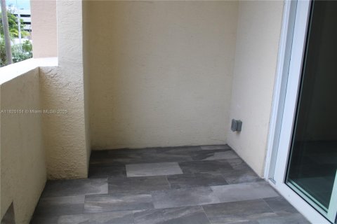 Condo in Fort Lauderdale, Florida, 2 bedrooms  № 1779162 - photo 11
