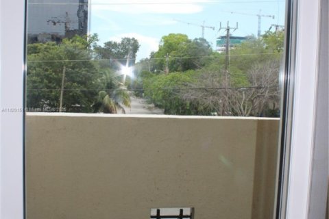 Condo in Fort Lauderdale, Florida, 2 bedrooms  № 1779162 - photo 29