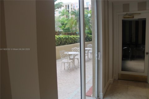 Condo in Fort Lauderdale, Florida, 2 bedrooms  № 1779162 - photo 12