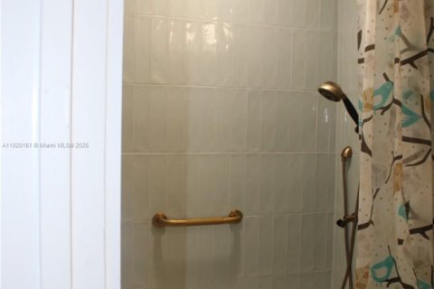 Condo in Fort Lauderdale, Florida, 2 bedrooms  № 1779162 - photo 23