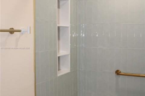 Condo in Fort Lauderdale, Florida, 2 bedrooms  № 1779162 - photo 16
