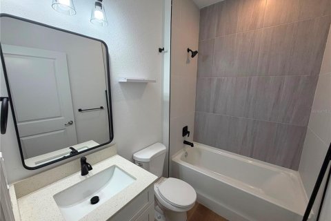Casa en alquiler en North Port, Florida, 3 dormitorios, 136.75 m2 № 2279967 - foto 6
