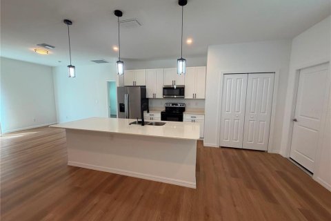 Casa en alquiler en North Port, Florida, 3 dormitorios, 136.75 m2 № 2279967 - foto 8