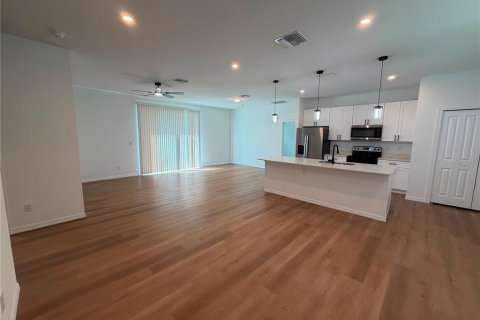 Casa en alquiler en North Port, Florida, 3 dormitorios, 136.75 m2 № 2279967 - foto 12