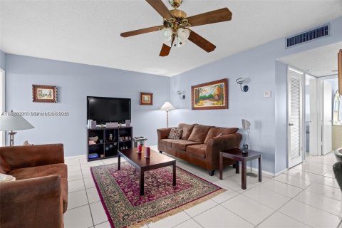 Condo à Hollywood, Floride, 2 chambres  № 2038922