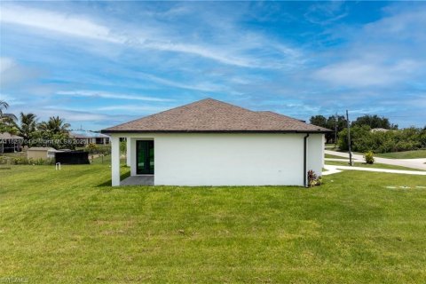 House in Lehigh Acres, Florida 4 bedrooms, 165.64 sq.m. № 1784115 - photo 30