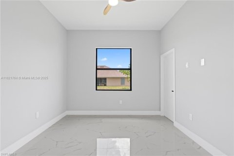 House in Lehigh Acres, Florida 4 bedrooms, 165.64 sq.m. № 1784115 - photo 21